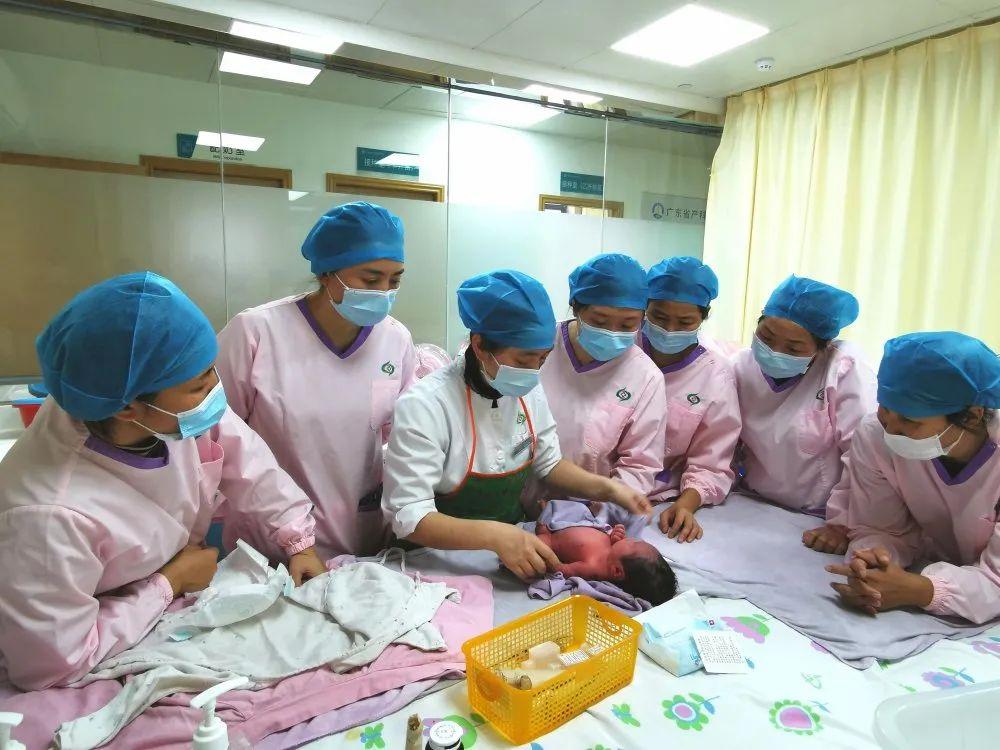 盘州市妇婴监护型护送